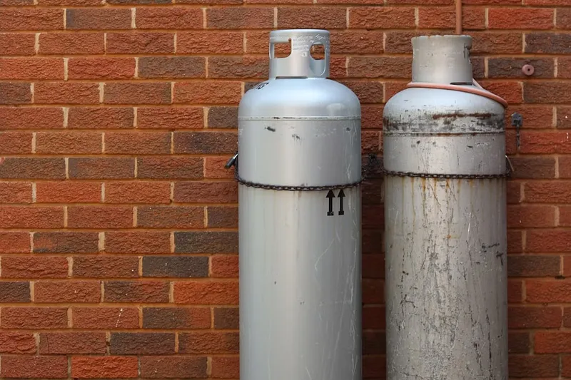 LPG Cylinder & Regulator