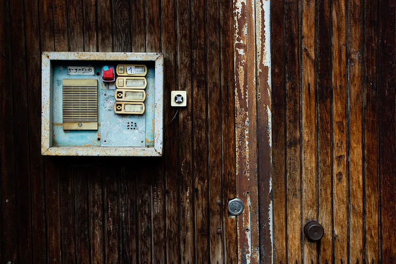 Intercoms & Video Doorbell