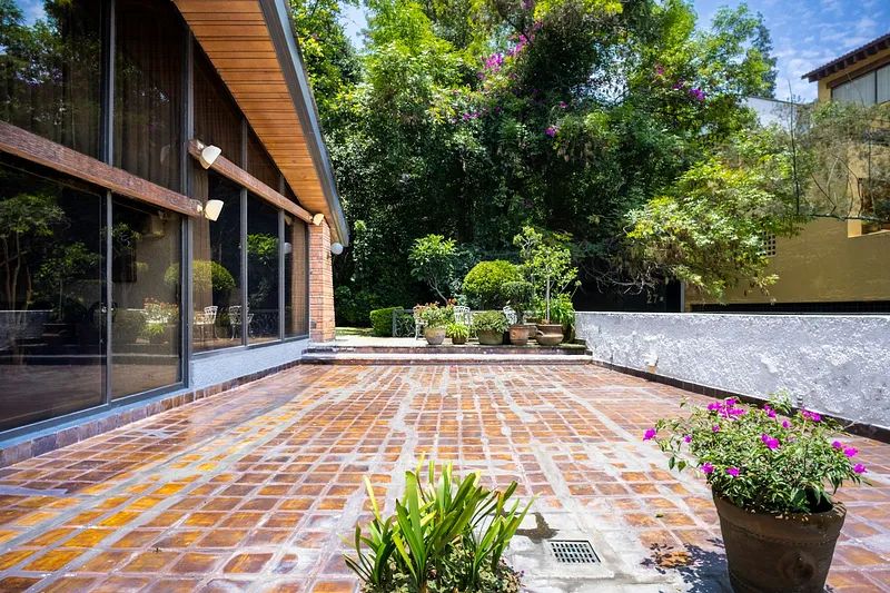 Outdoor Tiling